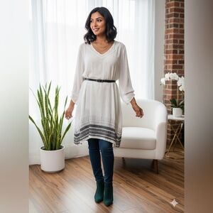 Johnny Was Cream Tunic with Embroidered Accents